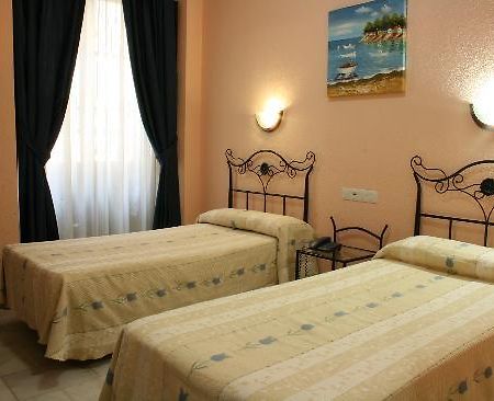 Hostal El Triunfo قرطبة المظهر الخارجي الصورة